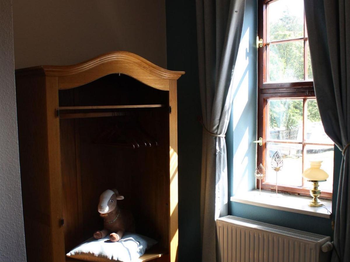 Zu Den Grauen Ziegenboecken Daire Serba Dış mekan fotoğraf